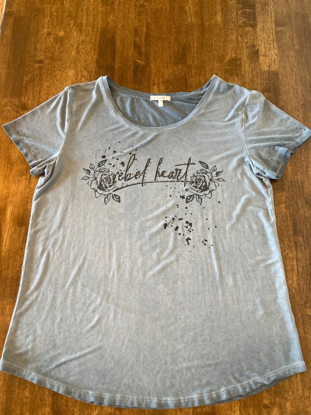 Maurices Graphic T-Shirt Blue/Black Floral Rebel Heart Size Large NWOT!